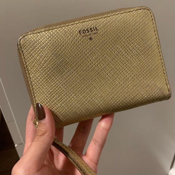 Fossil Gold Wallet - Picture 1 of 3